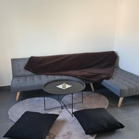 Appartement Jolie F1 Neuf Et Fonctionnel à Argenteuil Extérieur photo