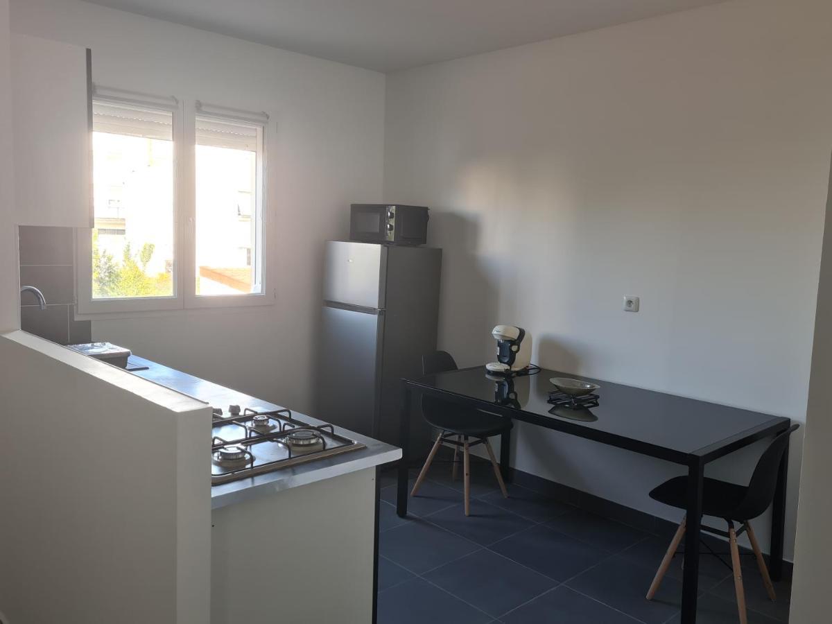 Appartement Jolie F1 Neuf Et Fonctionnel à Argenteuil Extérieur photo