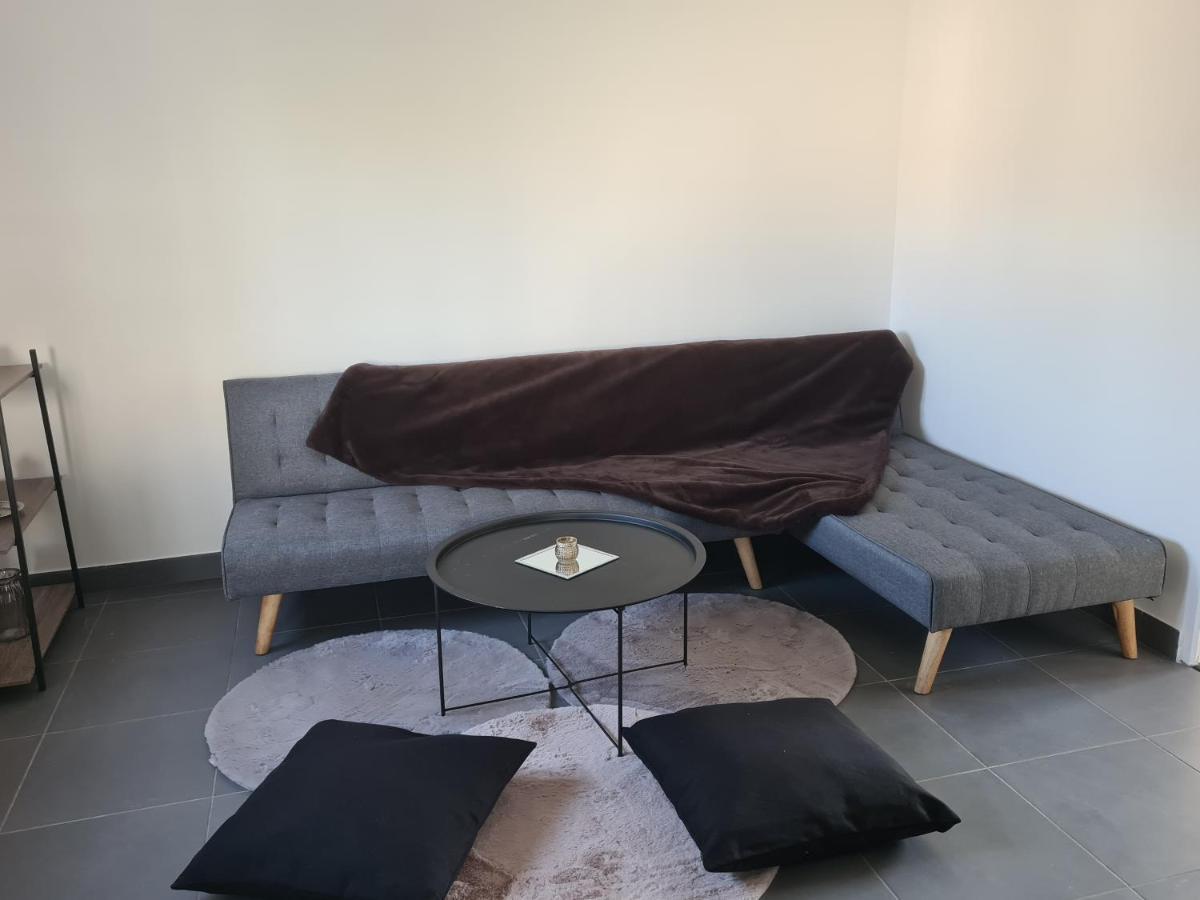 Appartement Jolie F1 Neuf Et Fonctionnel à Argenteuil Extérieur photo
